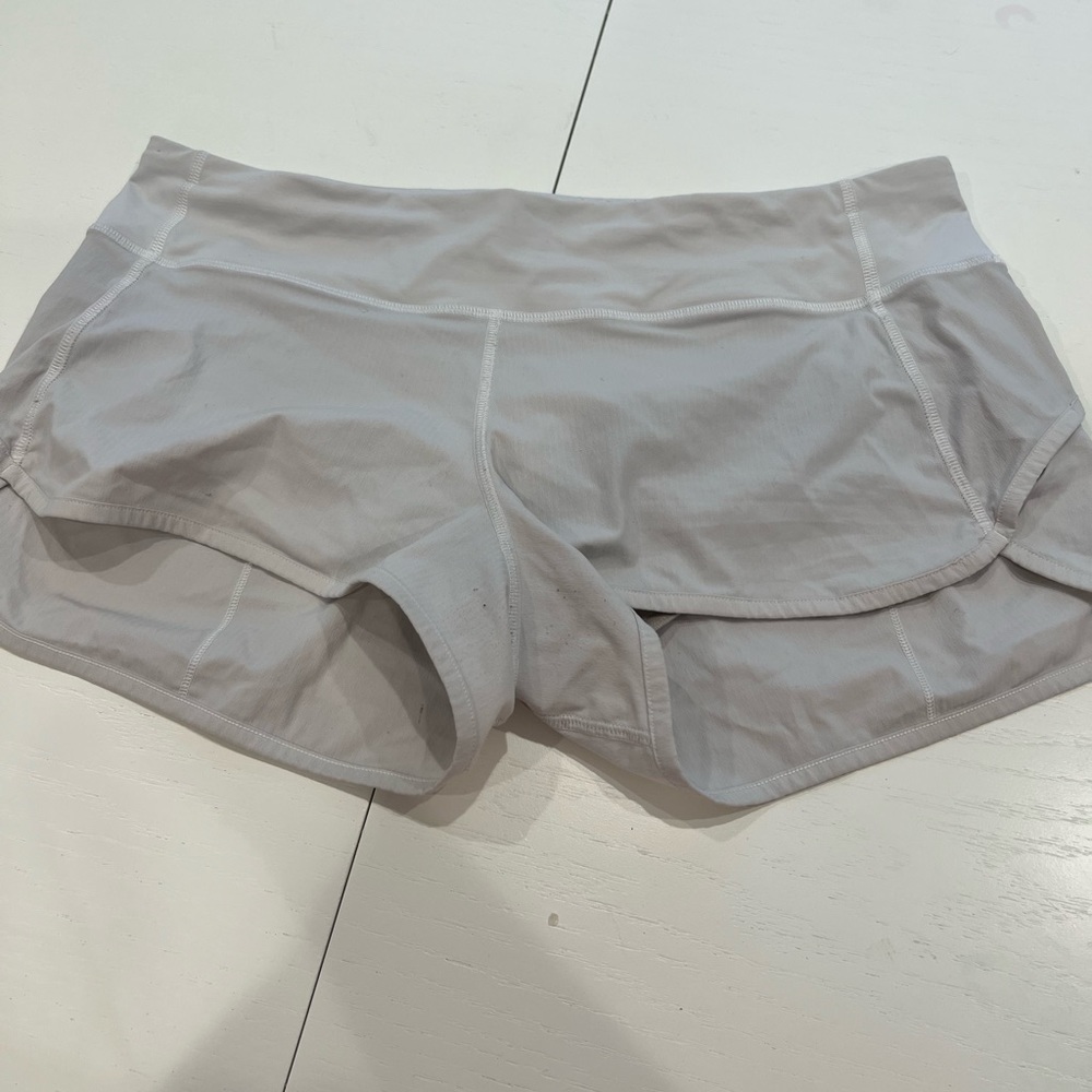 Lululemon white speed ups size 8 2.5 inch inseam minimal wears